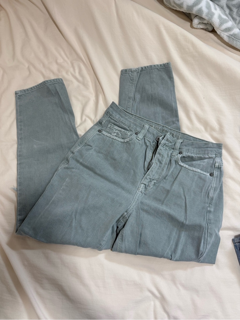 American Eagle Outfitters Women's Straight Leg Jeans in Light Teal